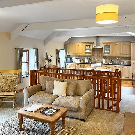 Holiday home Swallowholm